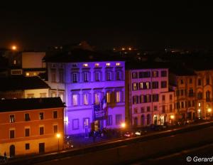 Image for E Pisa si tinse di blu