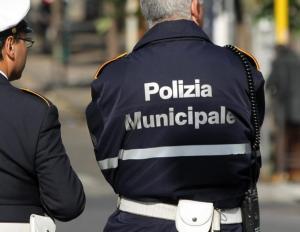 Image for Polizia Municipale scopre deposito del falso sopra i tetti