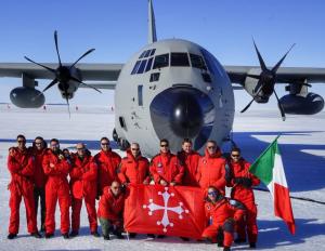 Image for La bandiera di Pisa in Antartide con la 46° Brigata Aerea